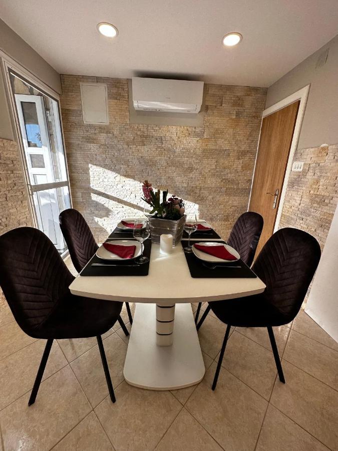 Apartman Veronika Vrsi Exterior photo