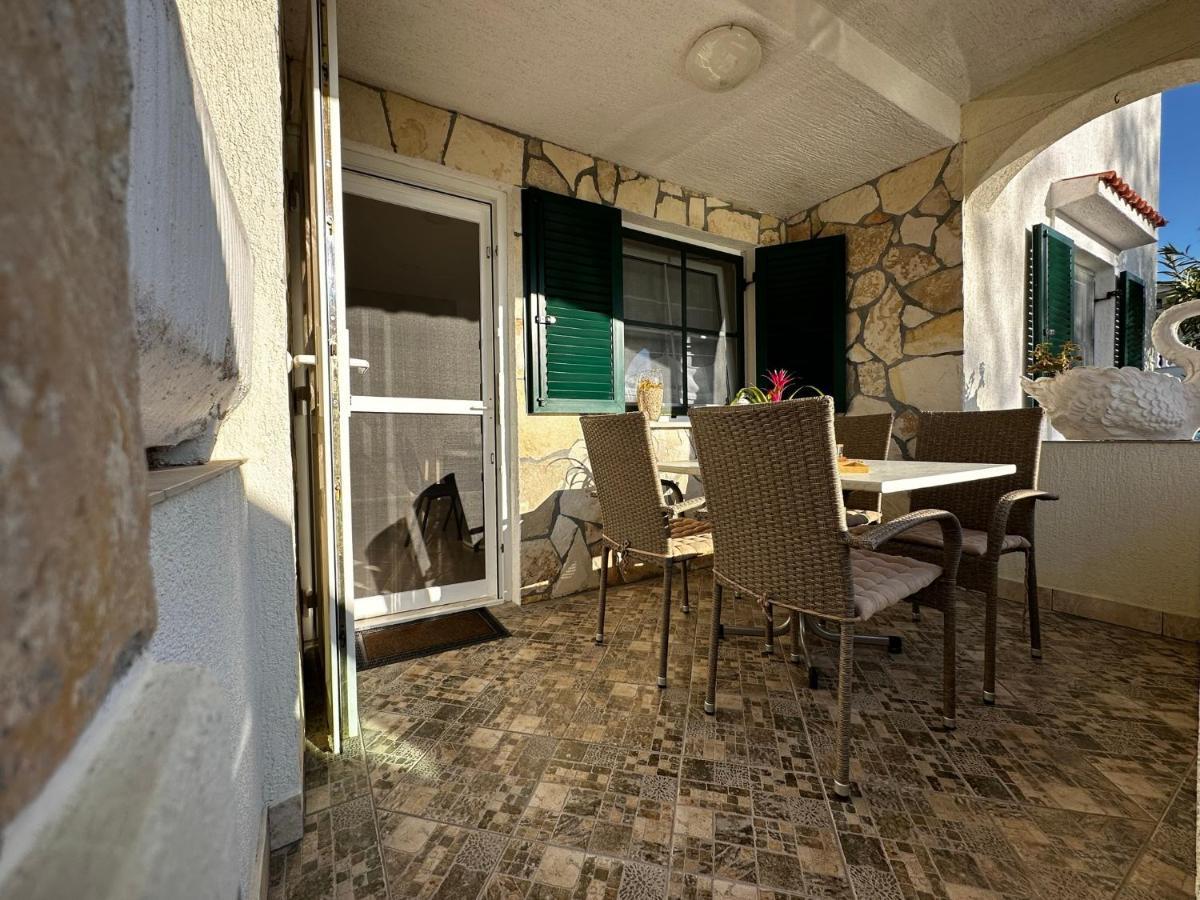 Apartman Veronika Vrsi Exterior photo